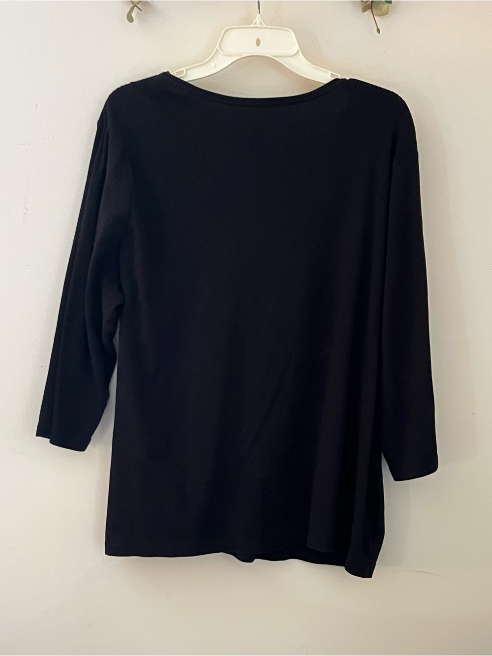 CJ Banks Black V-Neck Long Sleeve Women's Top - Picture 2 of 4